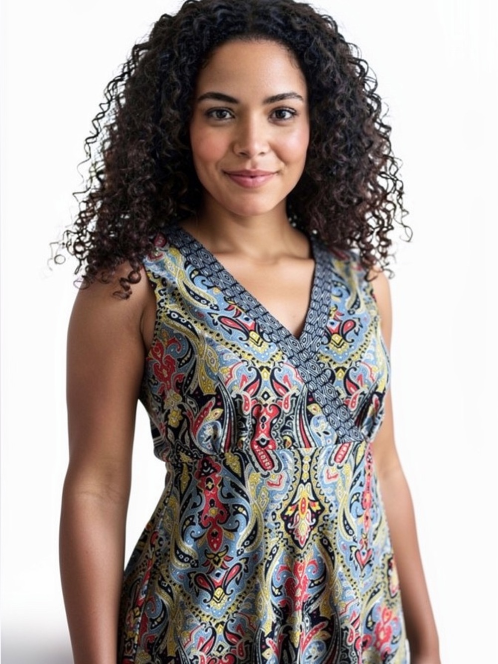 Sleeveless Paisley V-Neck Midi Dress in Multi-Color